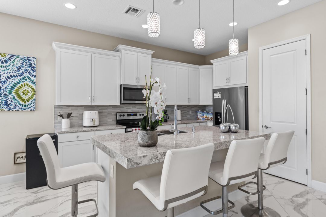 待售: $629,000 (3 贝兹, 2 浴室, 2042 平方英尺)