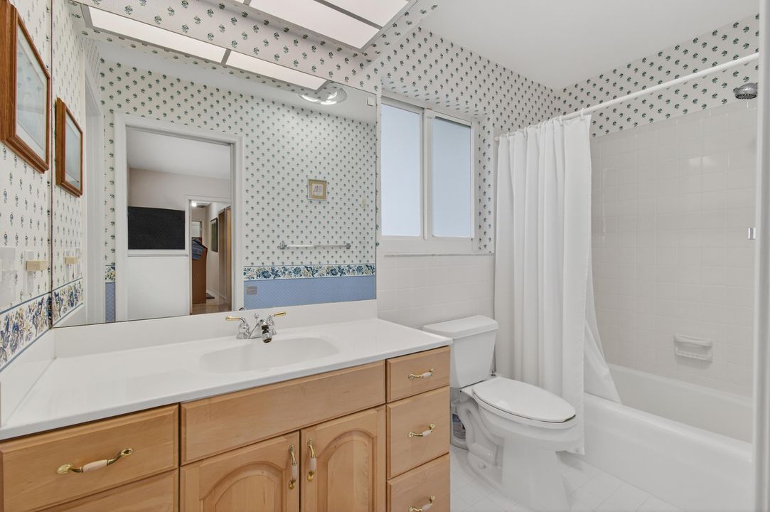 For Sale: $900,000 (3 beds, 3 baths, 1714 Square Feet)