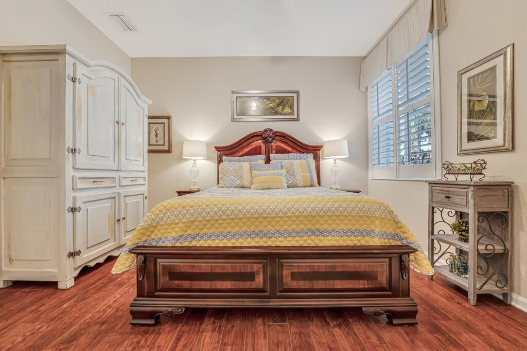 For Sale: $475,000 (3 beds, 2 baths, 1617 Square Feet)