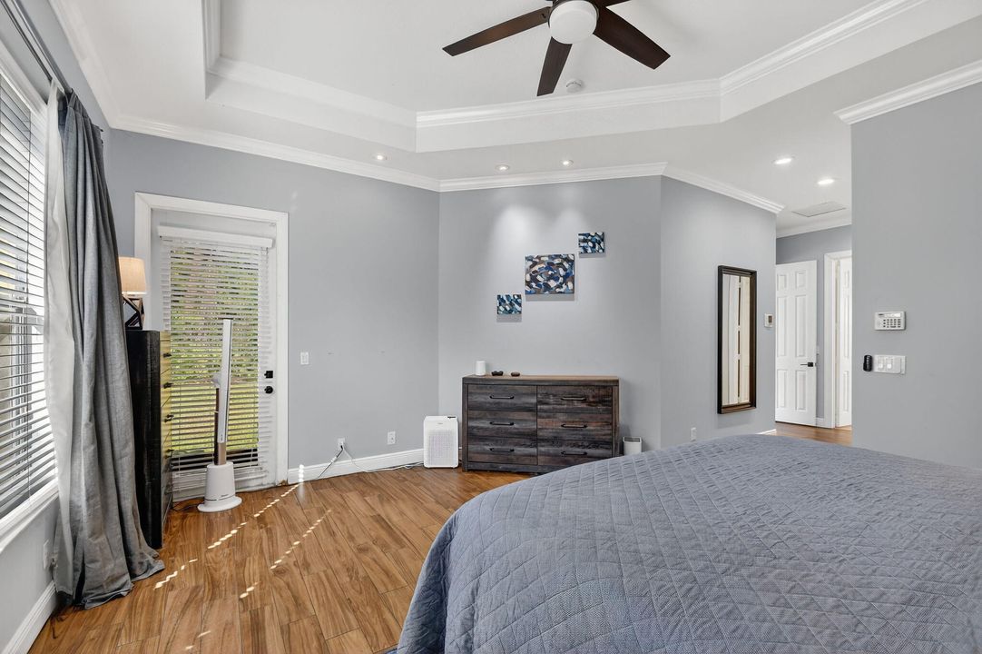 合同活跃: $590,000 (4 贝兹, 3 浴室, 2897 平方英尺)