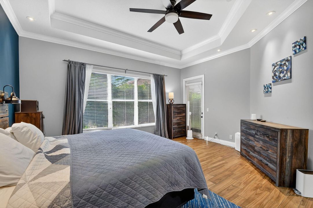 合同活跃: $590,000 (4 贝兹, 3 浴室, 2897 平方英尺)