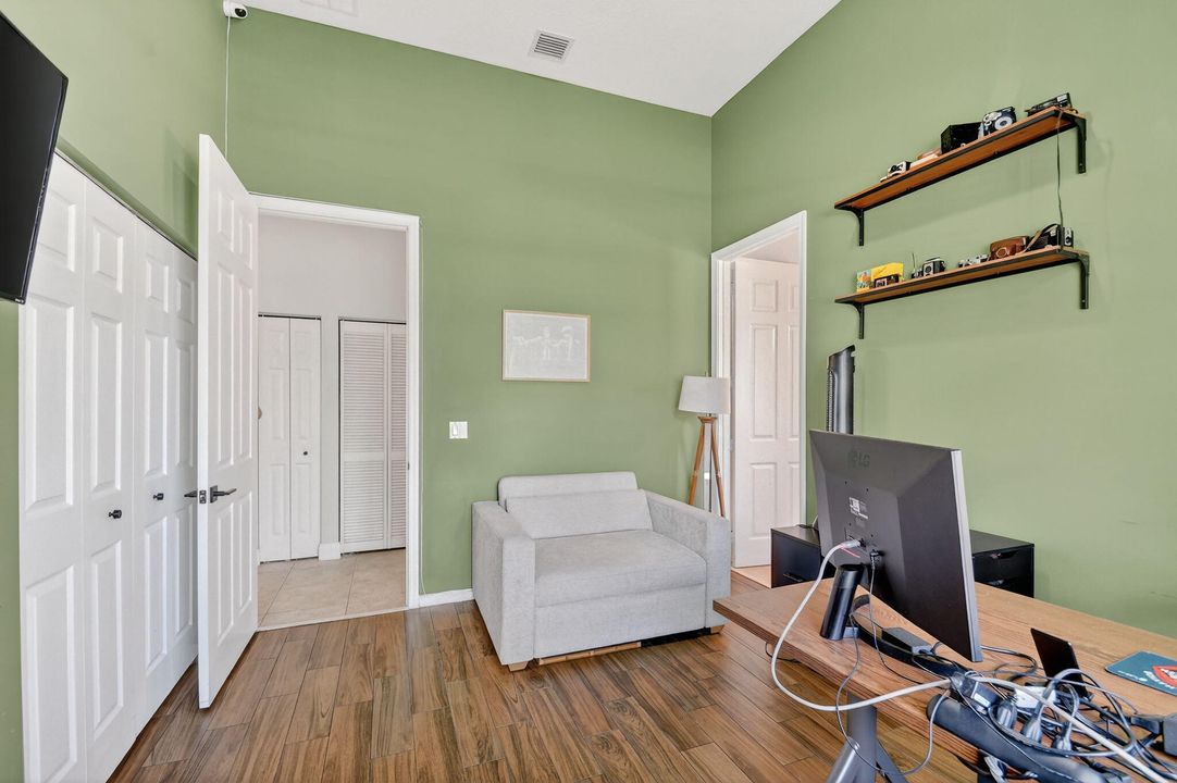 合同活跃: $590,000 (4 贝兹, 3 浴室, 2897 平方英尺)