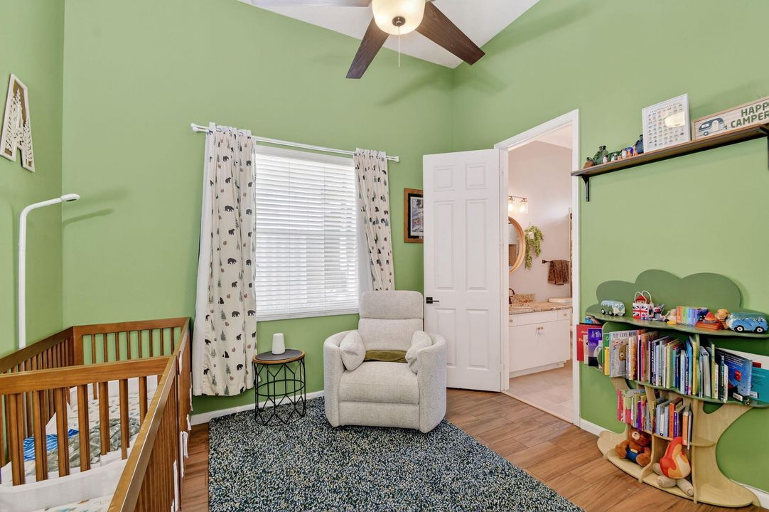 合同活跃: $590,000 (4 贝兹, 3 浴室, 2897 平方英尺)