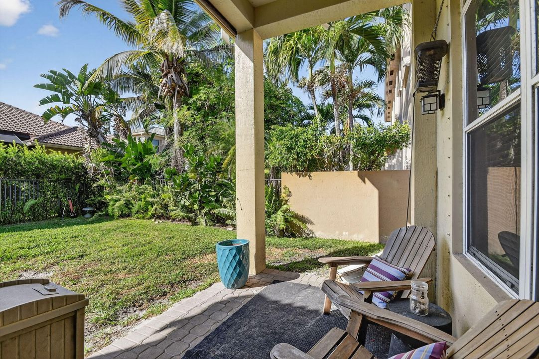 合同活跃: $590,000 (4 贝兹, 3 浴室, 2897 平方英尺)