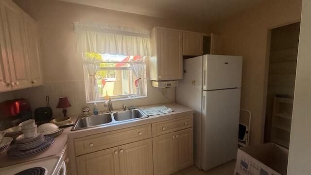 待售: $78,950 (1 贝兹, 1 浴室, 600 平方英尺)