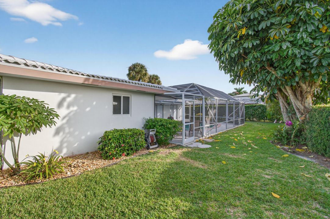 For Sale: $900,000 (3 beds, 3 baths, 1714 Square Feet)