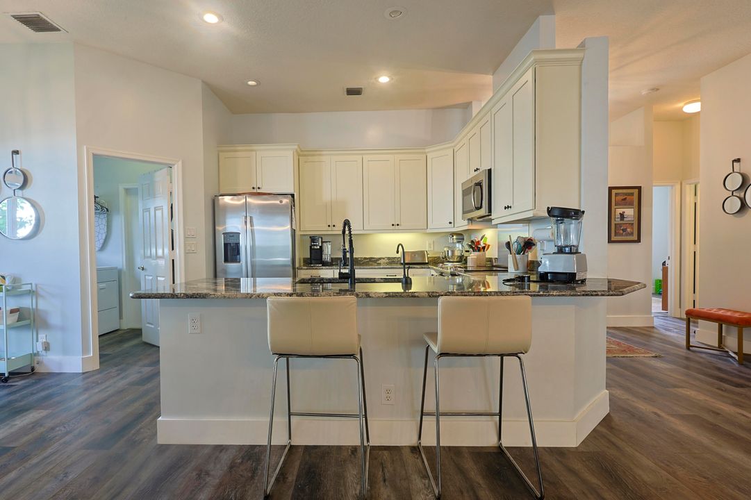 For Sale: $559,900 (3 beds, 2 baths, 1922 Square Feet)