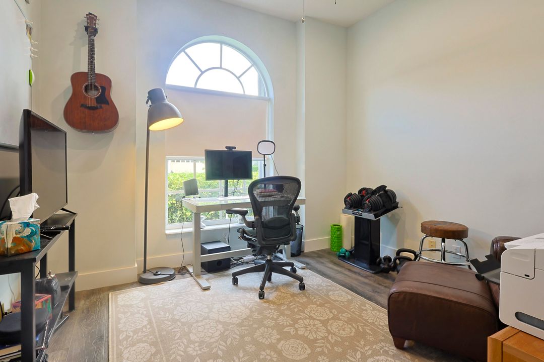 For Sale: $559,900 (3 beds, 2 baths, 1922 Square Feet)