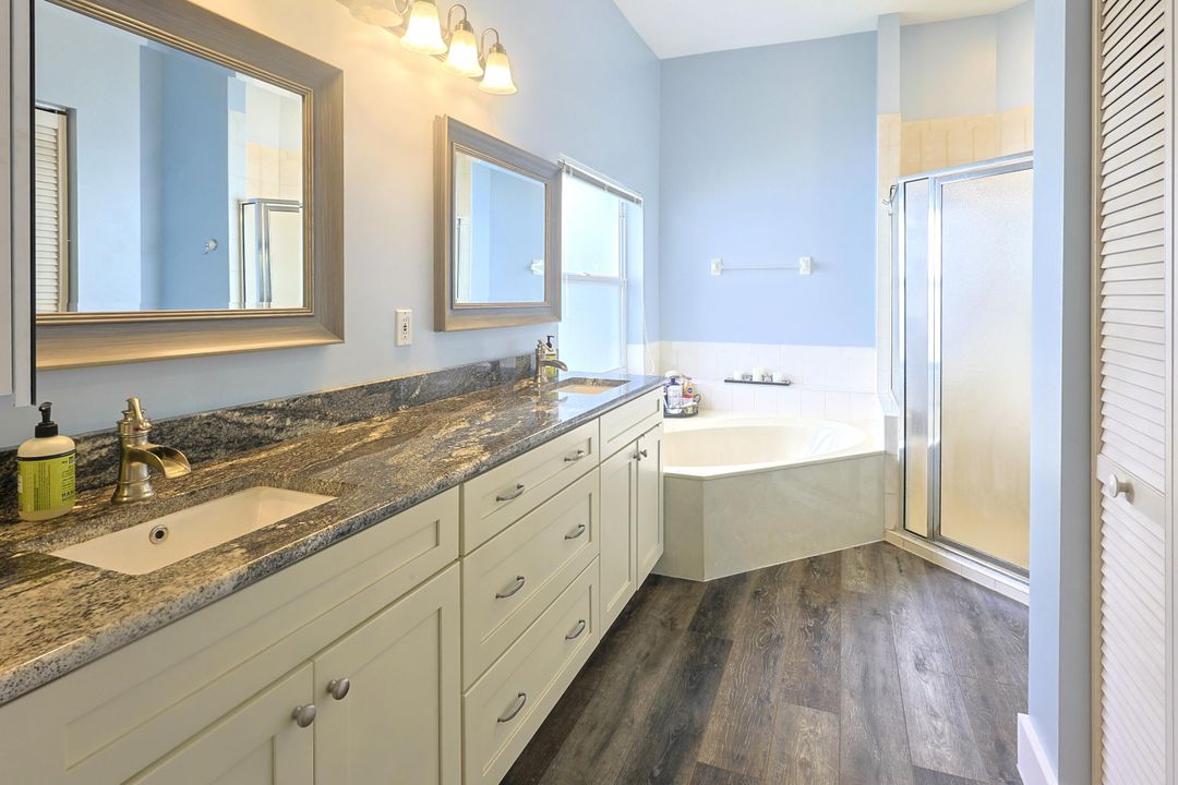 For Sale: $559,900 (3 beds, 2 baths, 1922 Square Feet)