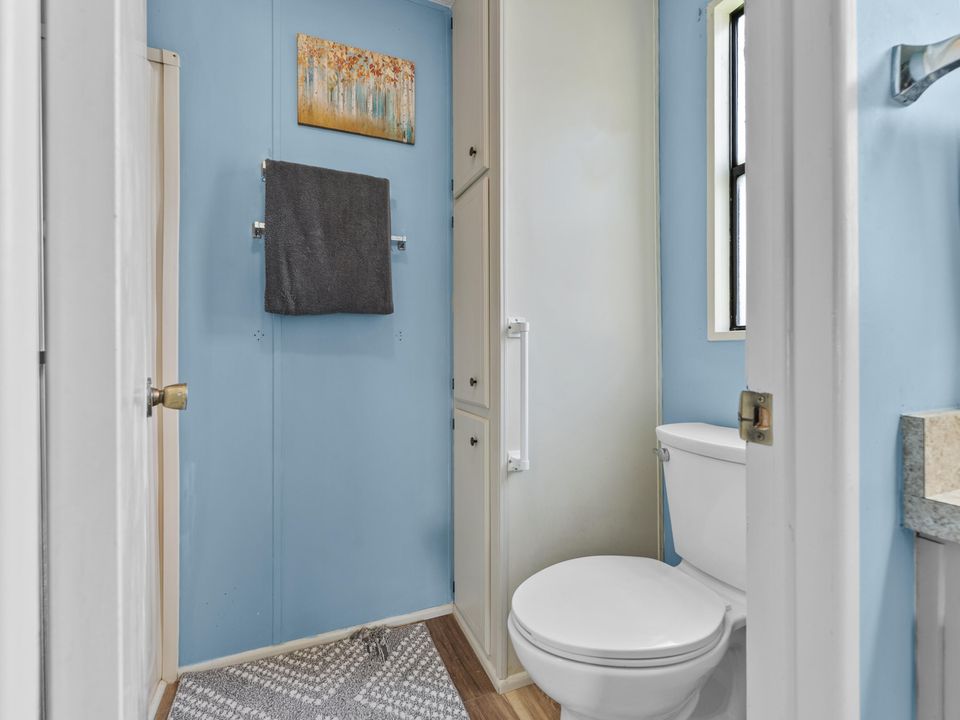 For Rent: $2,100 (2 beds, 2 baths, 1406 Square Feet)