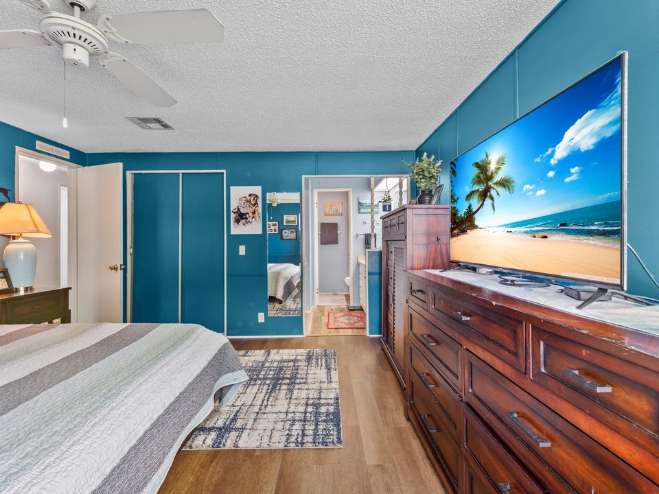 For Rent: $2,100 (2 beds, 2 baths, 1406 Square Feet)