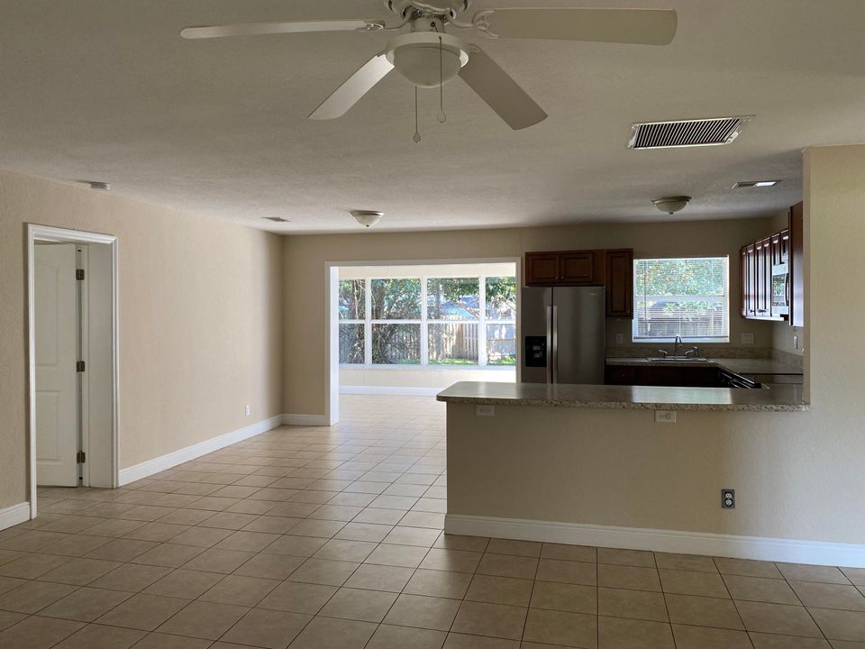 出租: $2,700 (3 贝兹, 2 浴室, 1496 平方英尺)