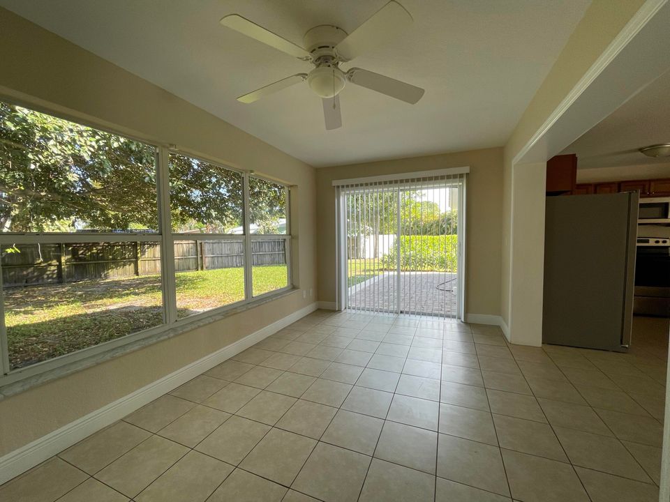 出租: $2,700 (3 贝兹, 2 浴室, 1496 平方英尺)