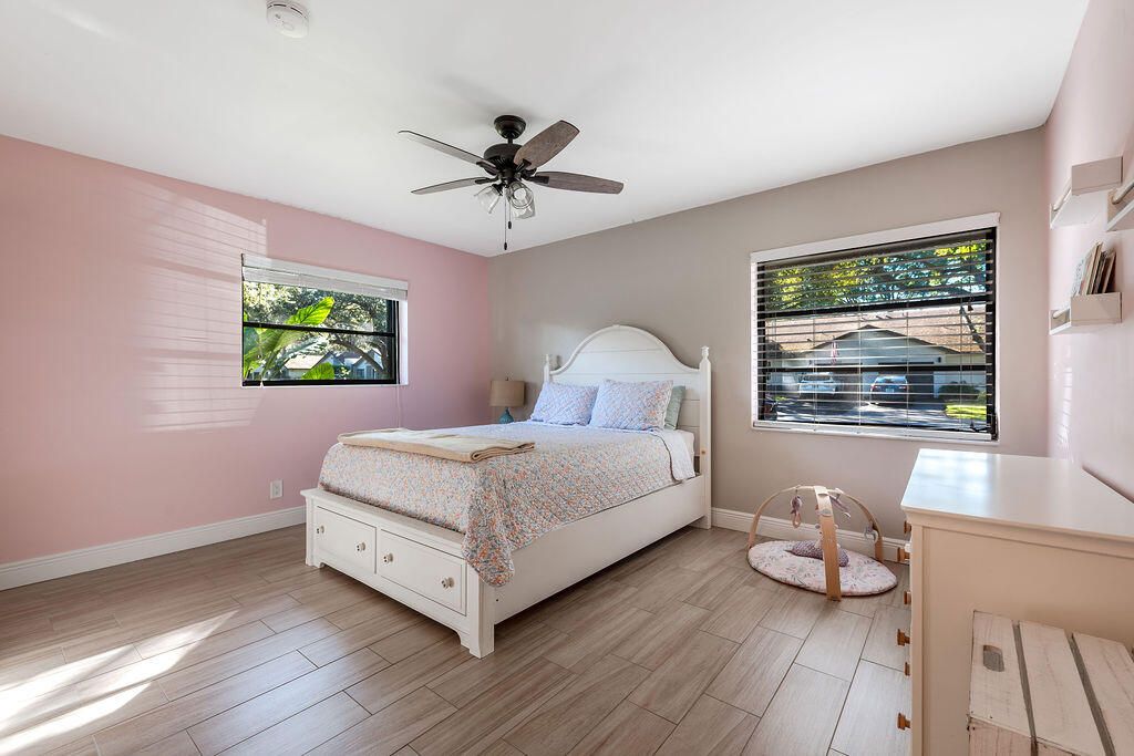 出租: $3,600 (2 贝兹, 2 浴室, 1344 平方英尺)