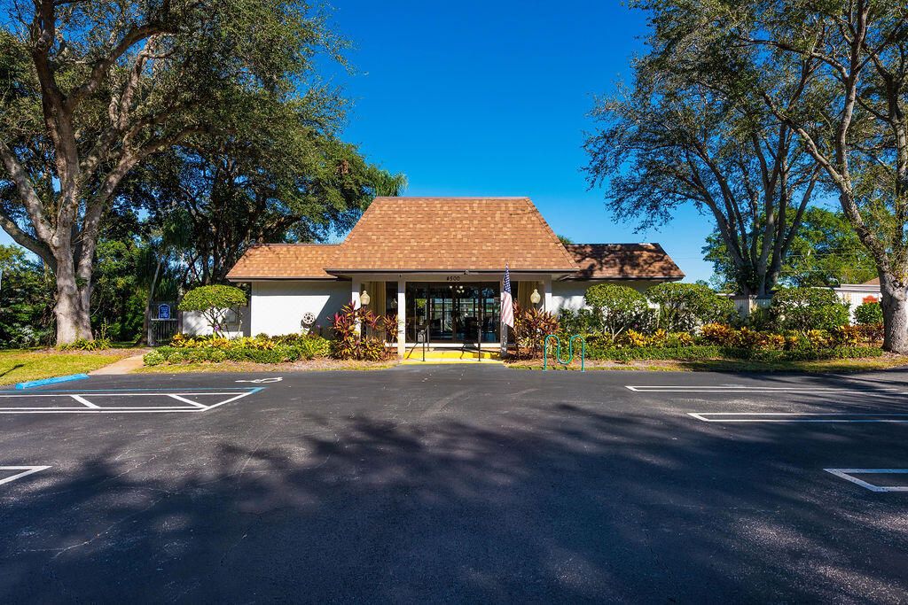 出租: $3,600 (2 贝兹, 2 浴室, 1344 平方英尺)