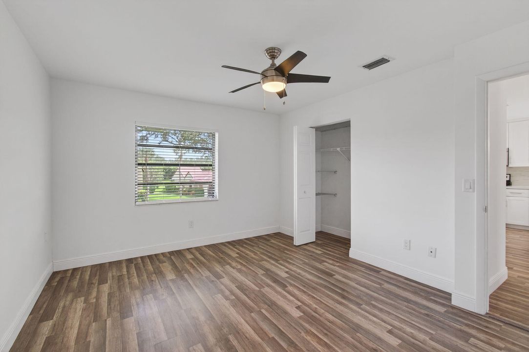 For Sale: $299,000 (2 beds, 2 baths, 1216 Square Feet)