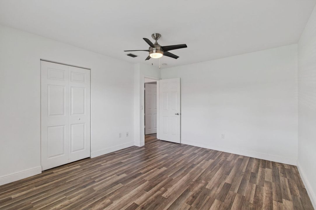 For Sale: $299,000 (2 beds, 2 baths, 1216 Square Feet)