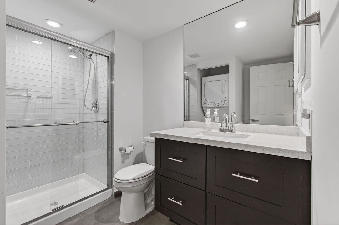 For Sale: $299,000 (2 beds, 2 baths, 1216 Square Feet)