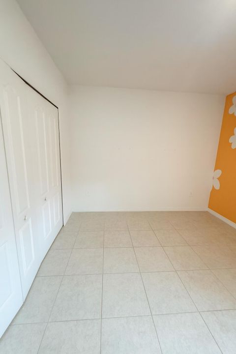 For Rent: $2,900 (4 beds, 2 baths, 2059 Square Feet)