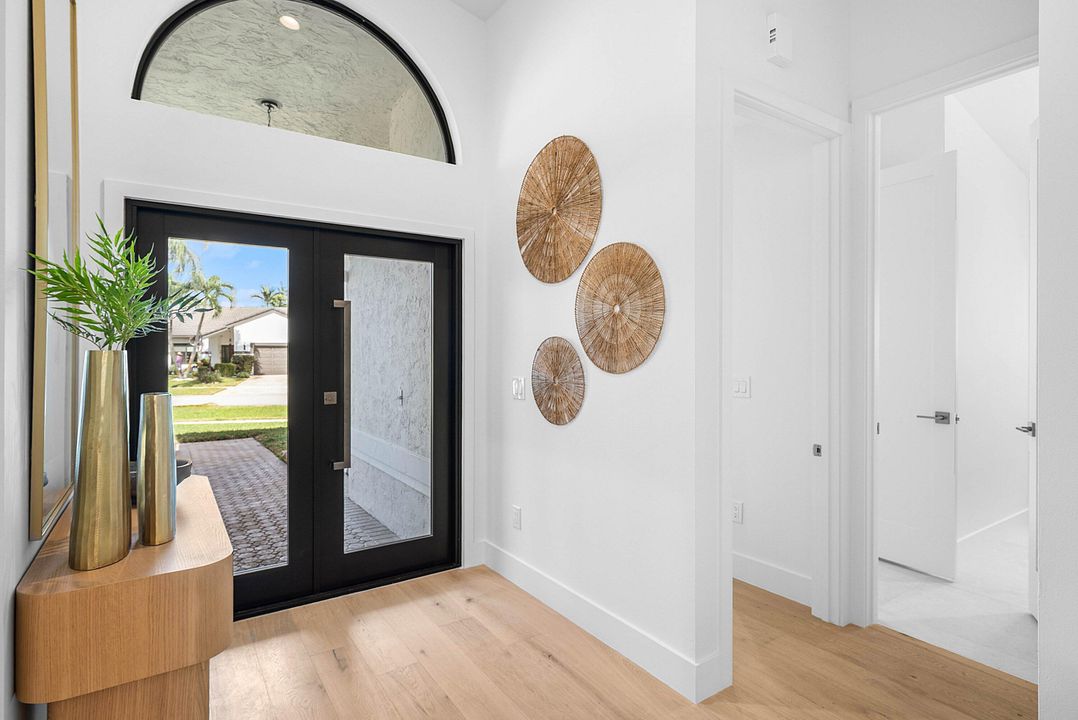 For Sale: $885,000 (3 beds, 2 baths, 1774 Square Feet)