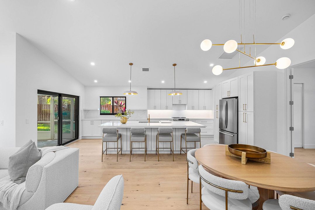 For Sale: $885,000 (3 beds, 2 baths, 1774 Square Feet)