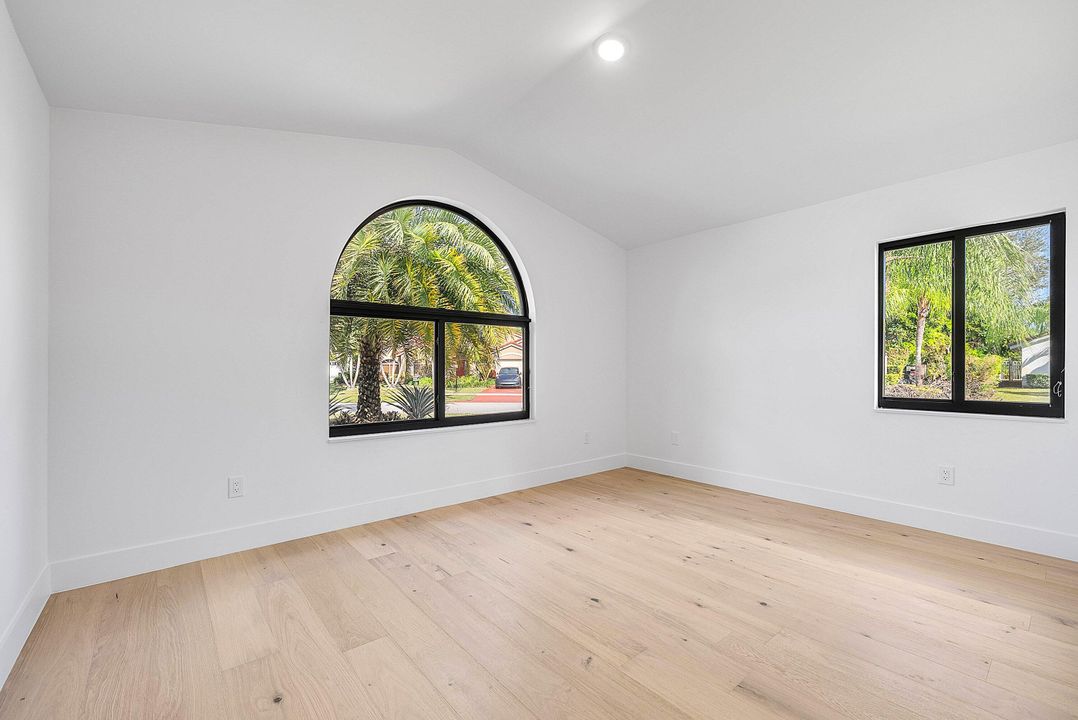 For Sale: $885,000 (3 beds, 2 baths, 1774 Square Feet)