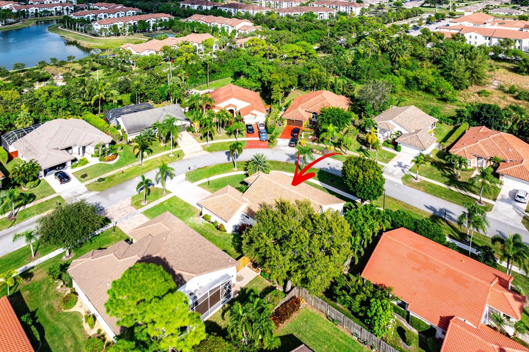 For Sale: $885,000 (3 beds, 2 baths, 1774 Square Feet)