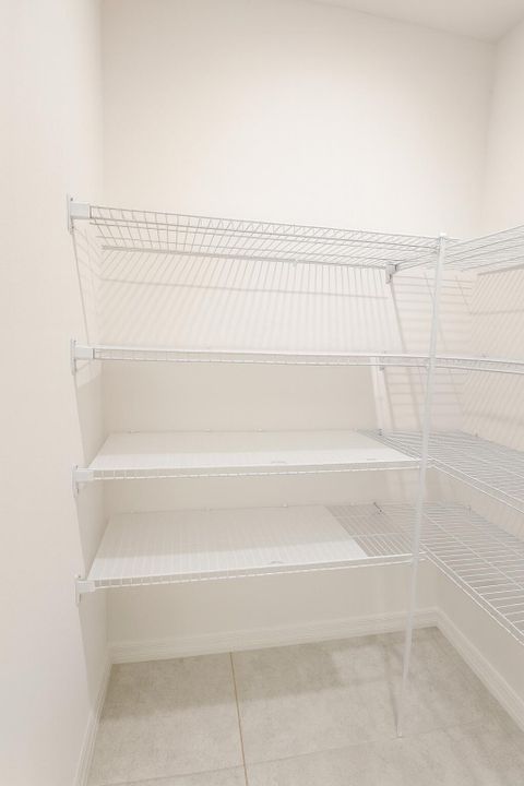 For Rent: $2,900 (4 beds, 2 baths, 2059 Square Feet)