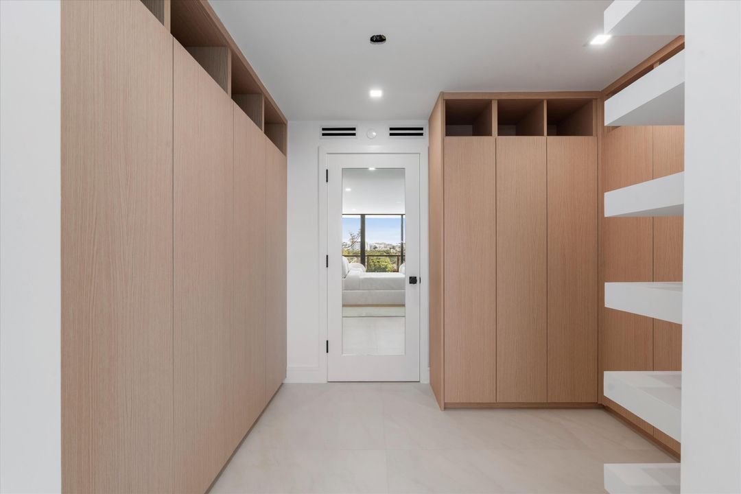 На продажу: $5,400,000 (4 спален, 4 ванн, 3052 Квадратных фут)