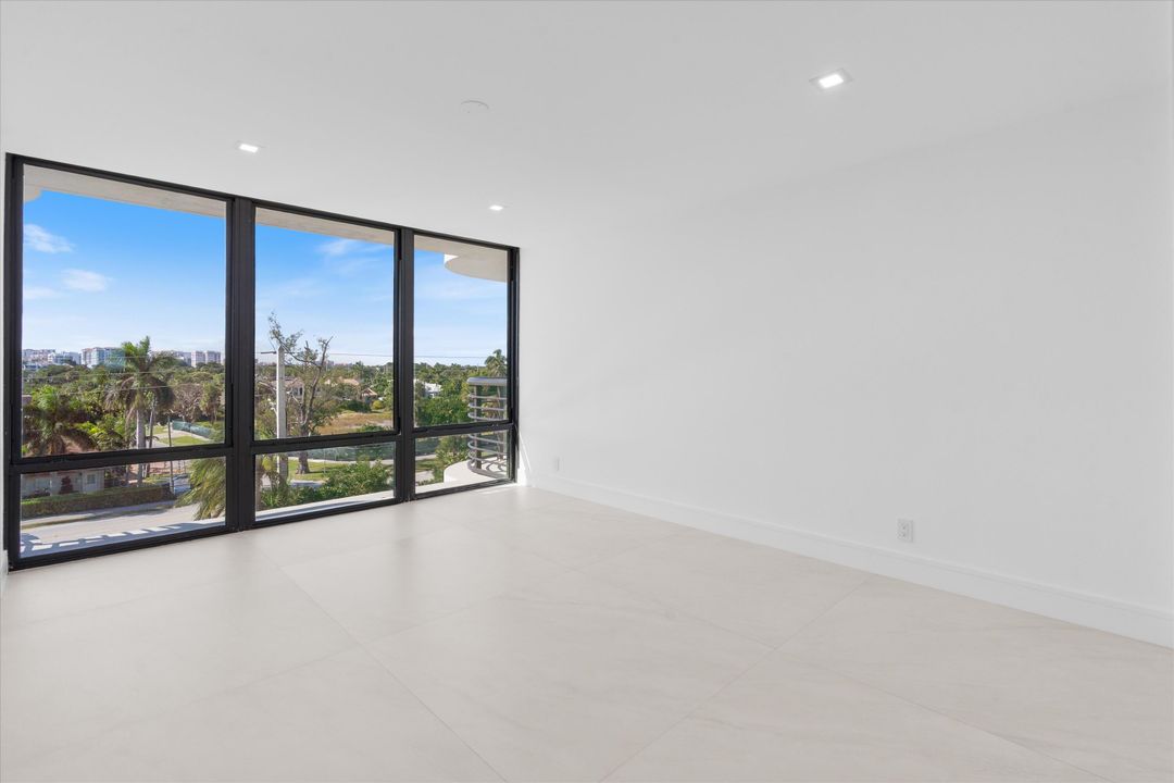 На продажу: $5,400,000 (4 спален, 4 ванн, 3052 Квадратных фут)