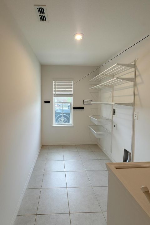 For Rent: $2,900 (4 beds, 2 baths, 2059 Square Feet)