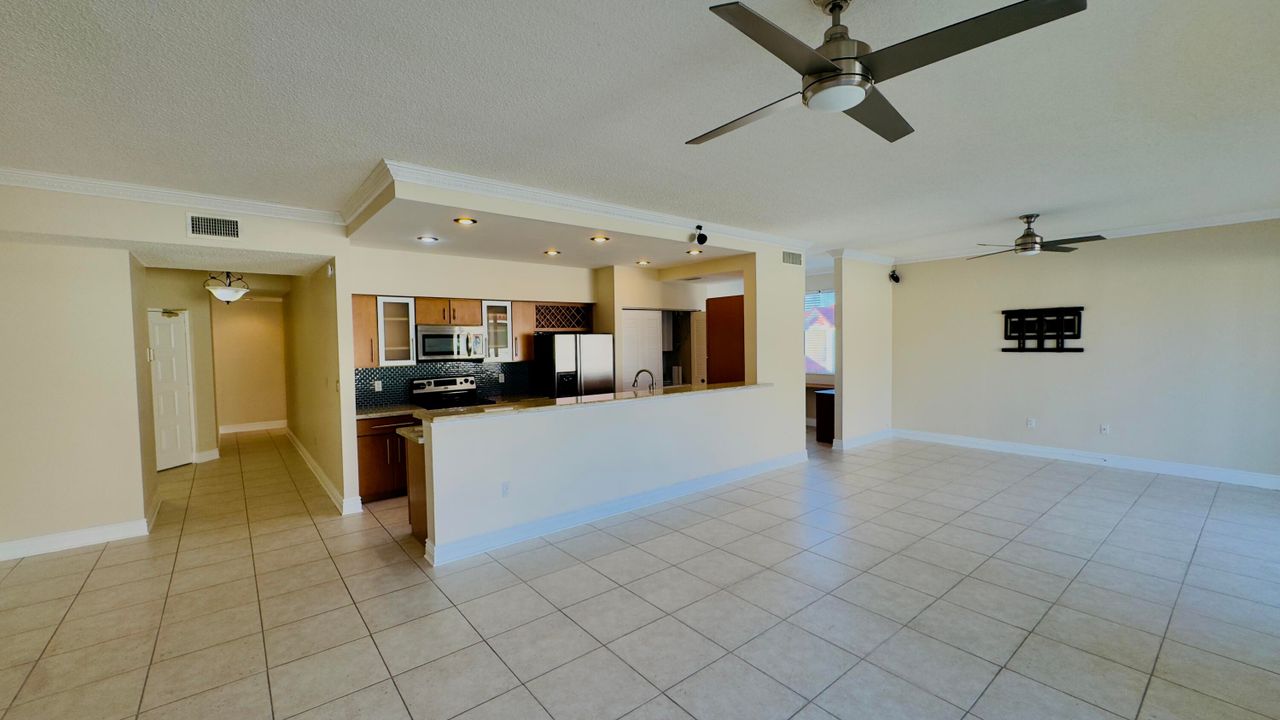 For Sale: $399,000 (3 beds, 2 baths, 1678 Square Feet)