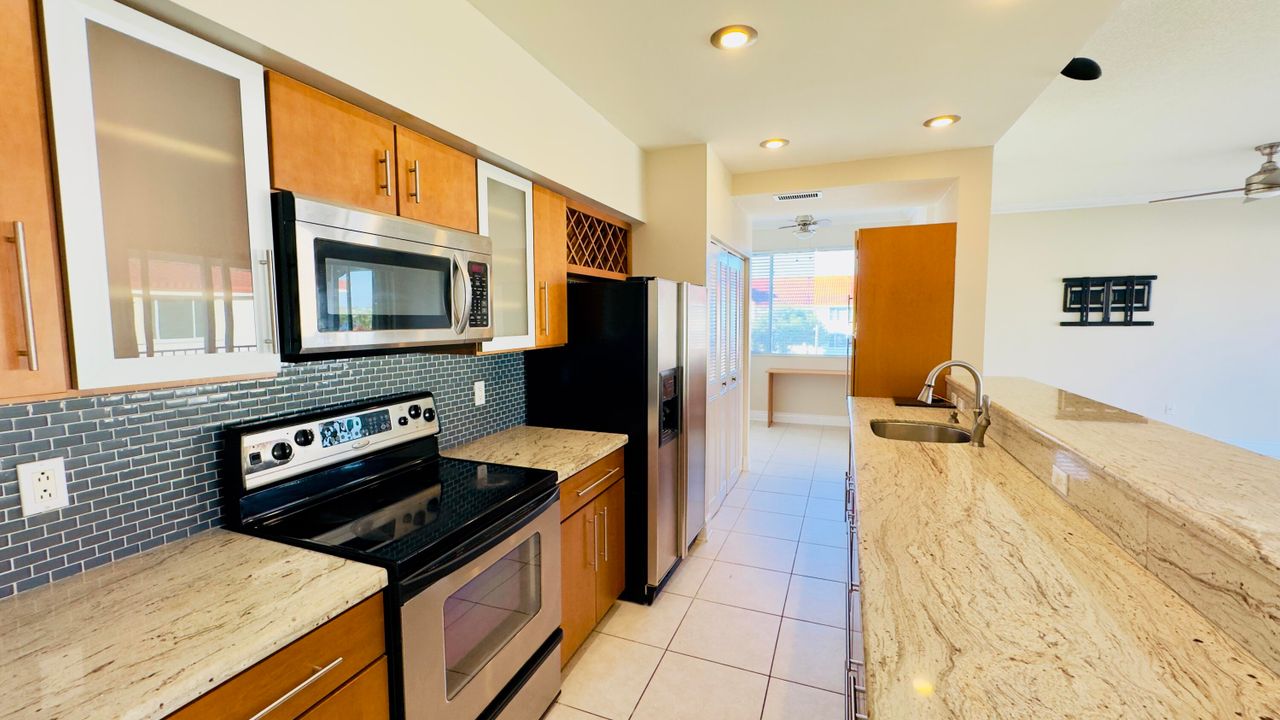 For Sale: $399,000 (3 beds, 2 baths, 1678 Square Feet)