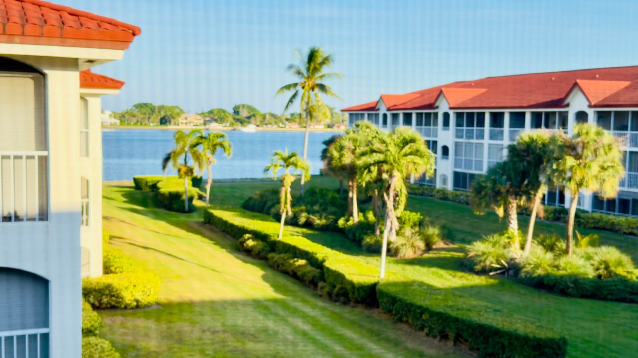 For Sale: $399,000 (3 beds, 2 baths, 1678 Square Feet)