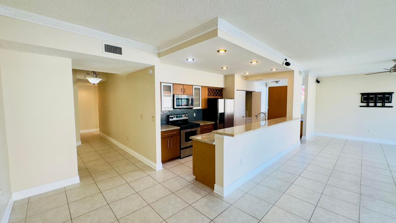 For Sale: $399,000 (3 beds, 2 baths, 1678 Square Feet)