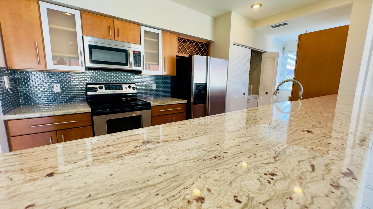 For Sale: $399,000 (3 beds, 2 baths, 1678 Square Feet)