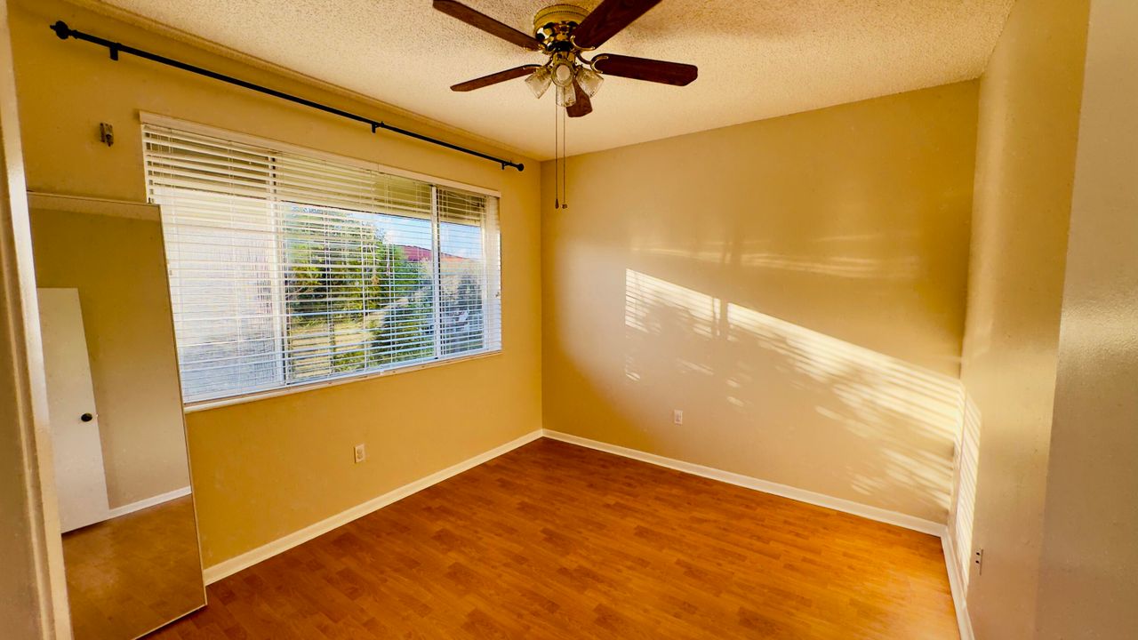 For Sale: $399,000 (3 beds, 2 baths, 1678 Square Feet)