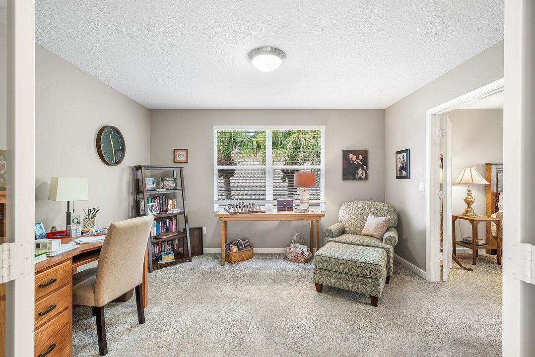 合同活跃: $764,900 (6 贝兹, 4 浴室, 2977 平方英尺)