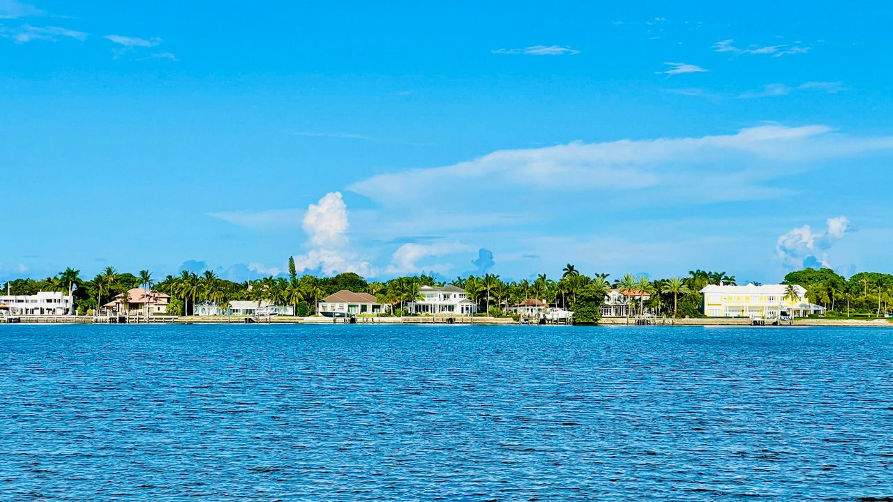 For Sale: $399,000 (3 beds, 2 baths, 1678 Square Feet)