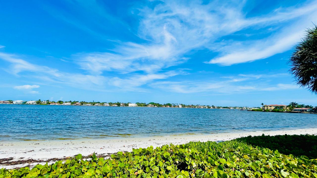 For Sale: $399,000 (3 beds, 2 baths, 1678 Square Feet)