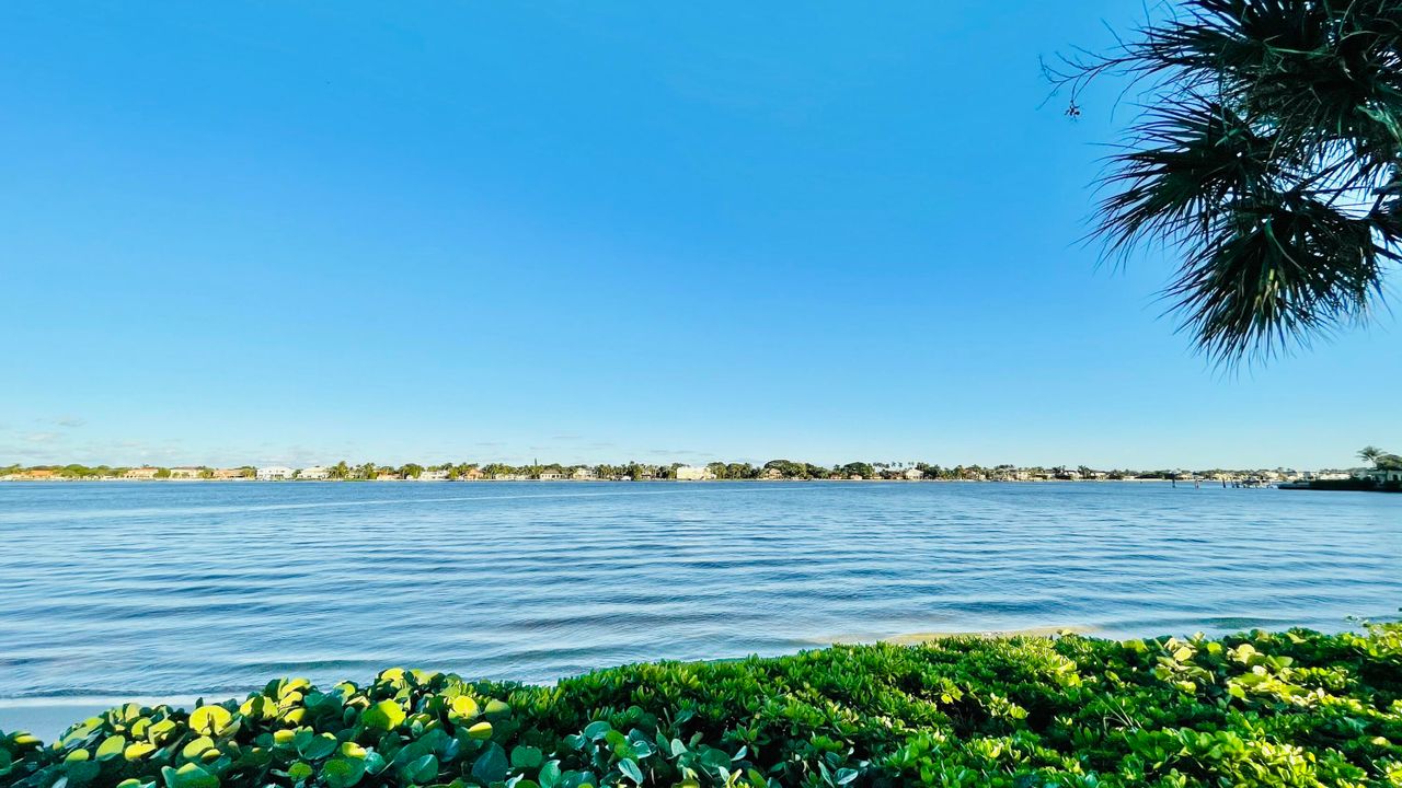 For Sale: $399,000 (3 beds, 2 baths, 1678 Square Feet)