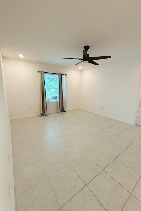 For Rent: $2,900 (4 beds, 2 baths, 2059 Square Feet)