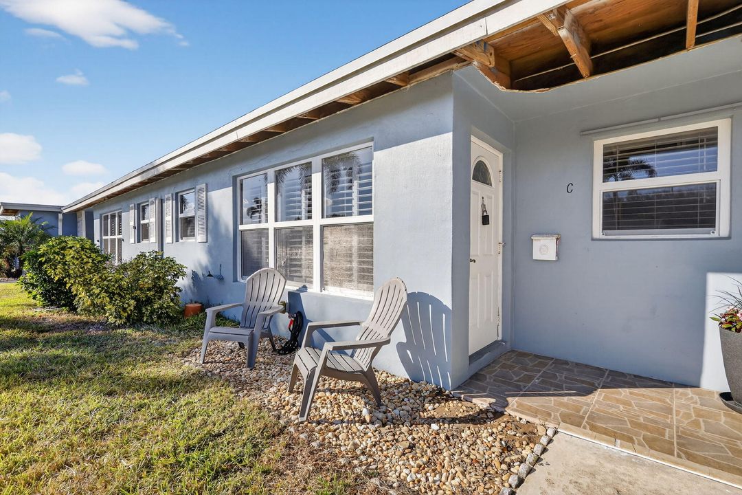 For Sale: $139,000 (1 beds, 1 baths, 954 Square Feet)