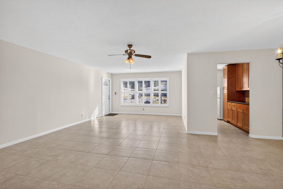 For Sale: $139,000 (1 beds, 1 baths, 954 Square Feet)