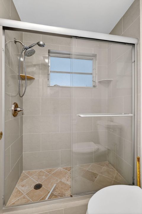 For Sale: $139,000 (1 beds, 1 baths, 954 Square Feet)