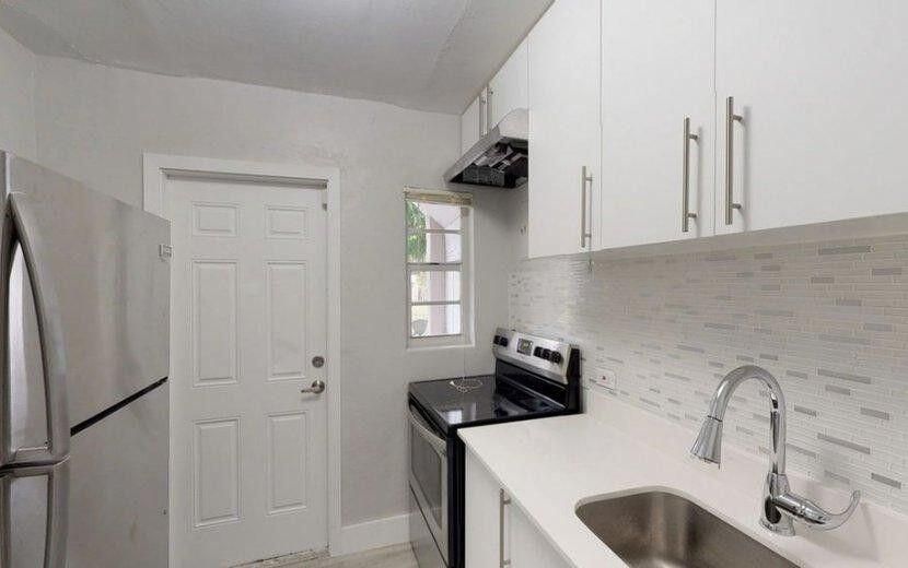 出租: $1,475 (1 贝兹, 1 浴室, 900 平方英尺)