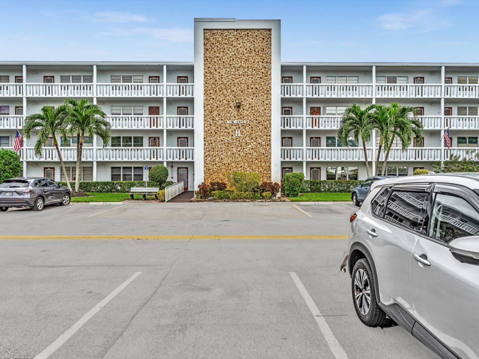 For Sale: $225,000 (2 beds, 1 baths, 860 Square Feet)