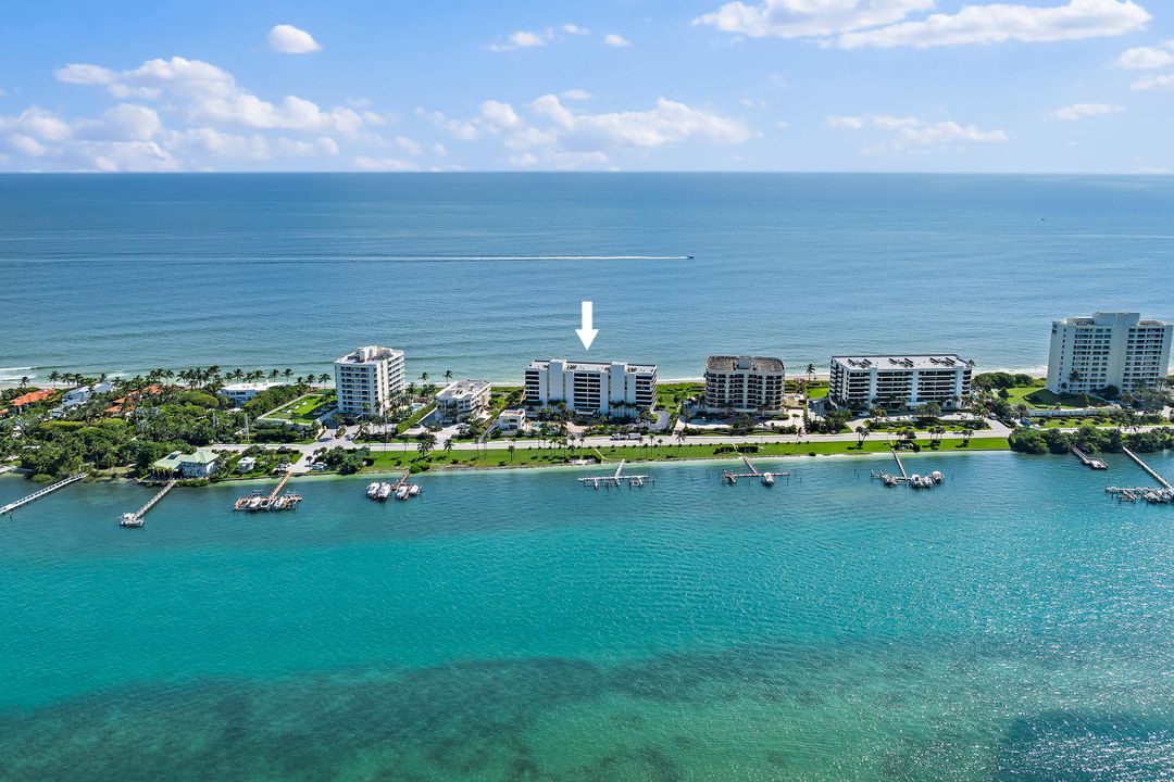 For Sale: $2,399,950 (3 beds, 2 baths, 2554 Square Feet)