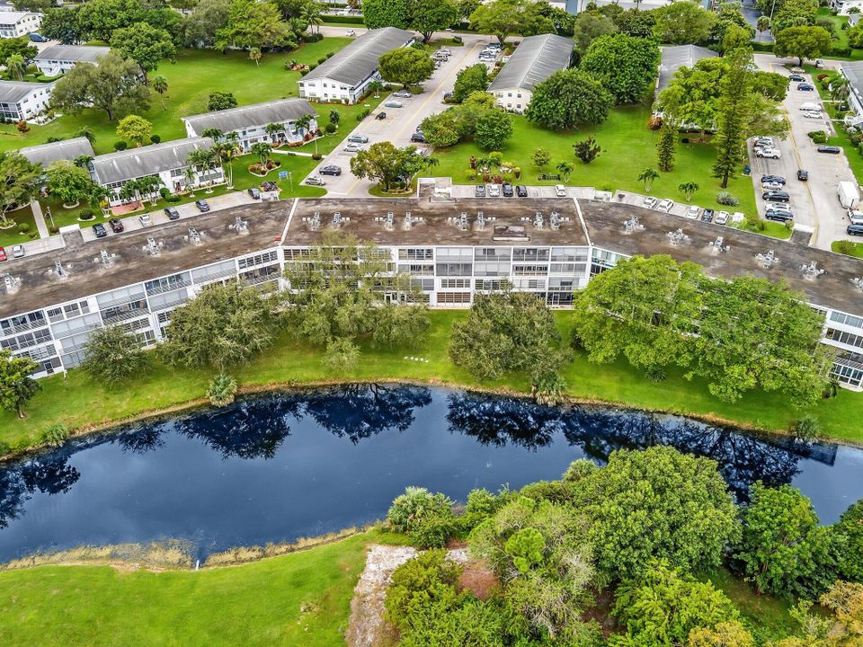 For Sale: $225,000 (2 beds, 1 baths, 860 Square Feet)