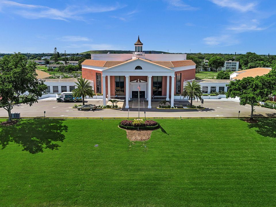 For Sale: $225,000 (2 beds, 1 baths, 860 Square Feet)